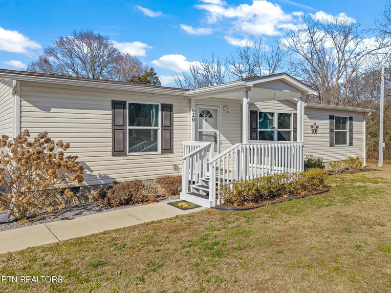 620 Hitchcock Ave, Etowah, TN 37331