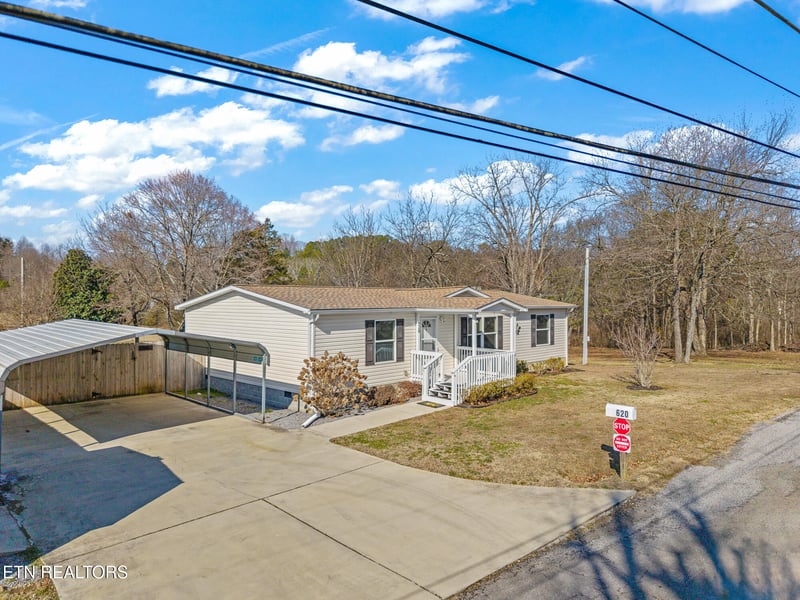 620 Hitchcock Ave, Etowah, TN 37331