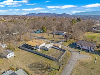 620 Hitchcock Ave, Etowah, TN 37331