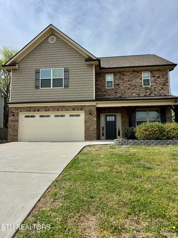 620 Lampwick Ln, Knoxville, TN 37912