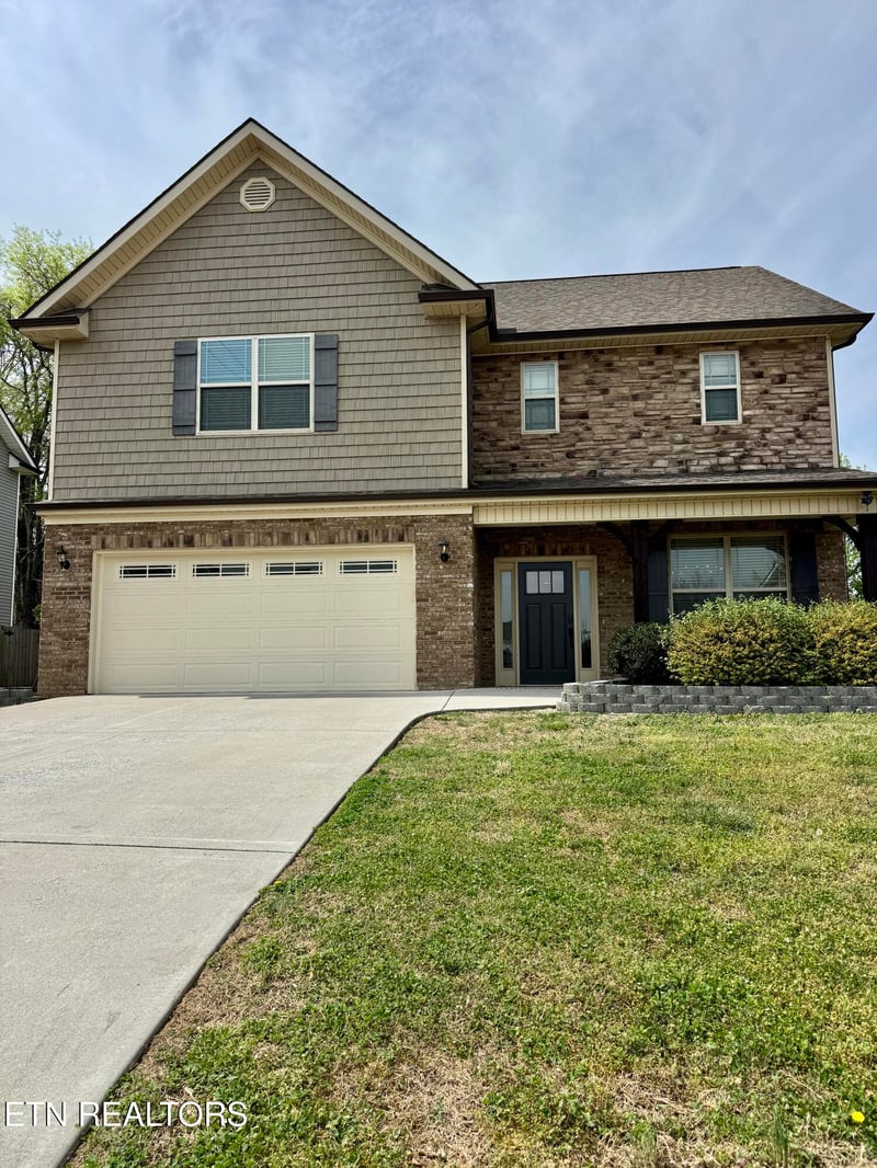 620 Lampwick Ln, Knoxville, TN 37912