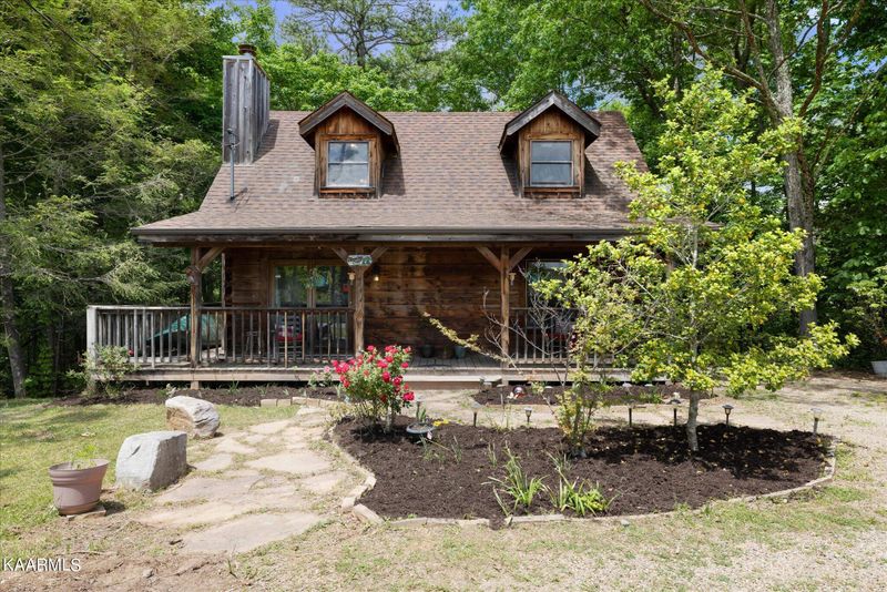 620 Mountain Dr, Gatlinburg, TN 37738