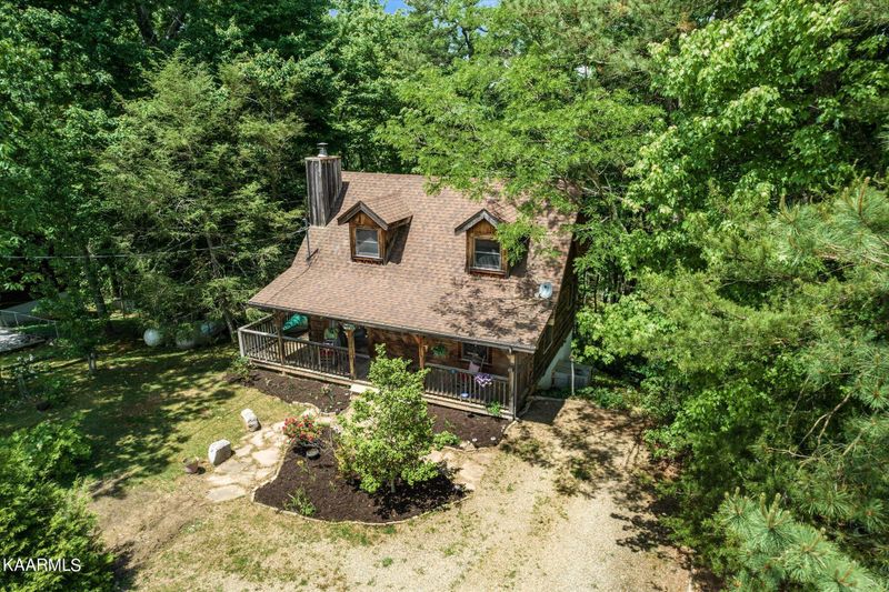 620 Mountain Dr, Gatlinburg, TN 37738