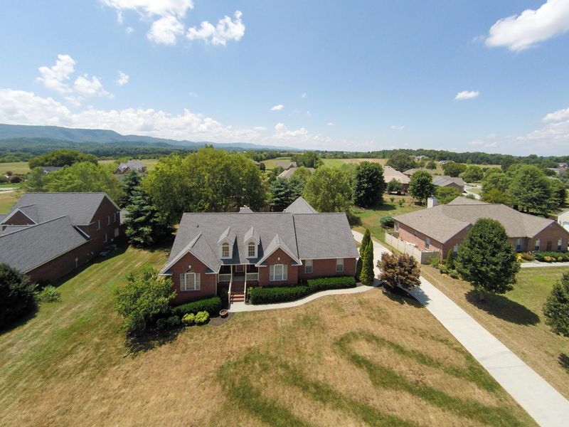 620 River Run Dr, Maryville, TN 37804