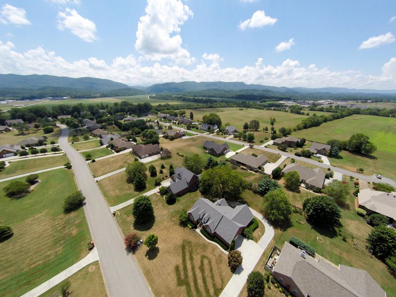 620 River Run Dr, Maryville, TN 37804