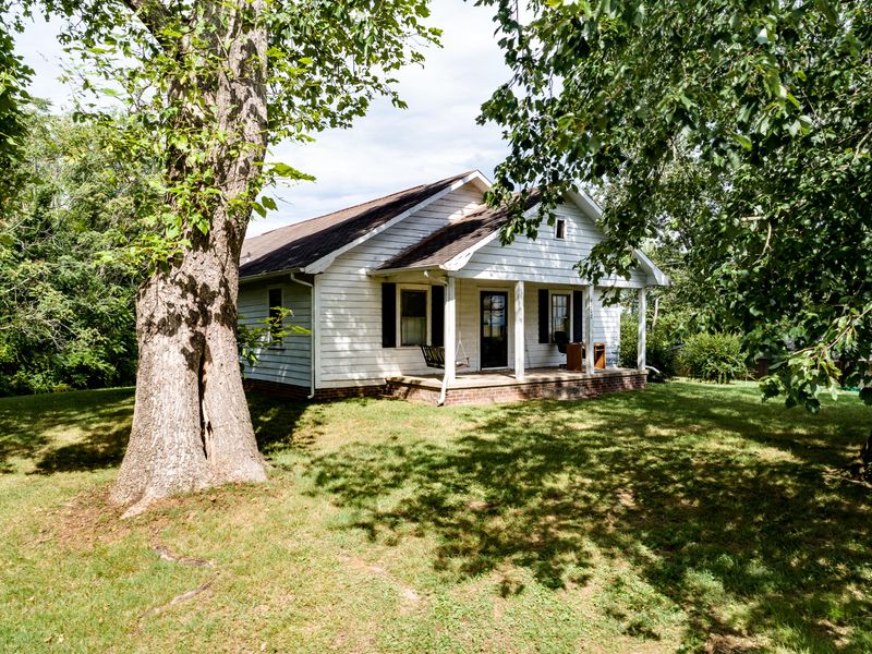 6202 Lacy Rd, Knoxville, TN 37912