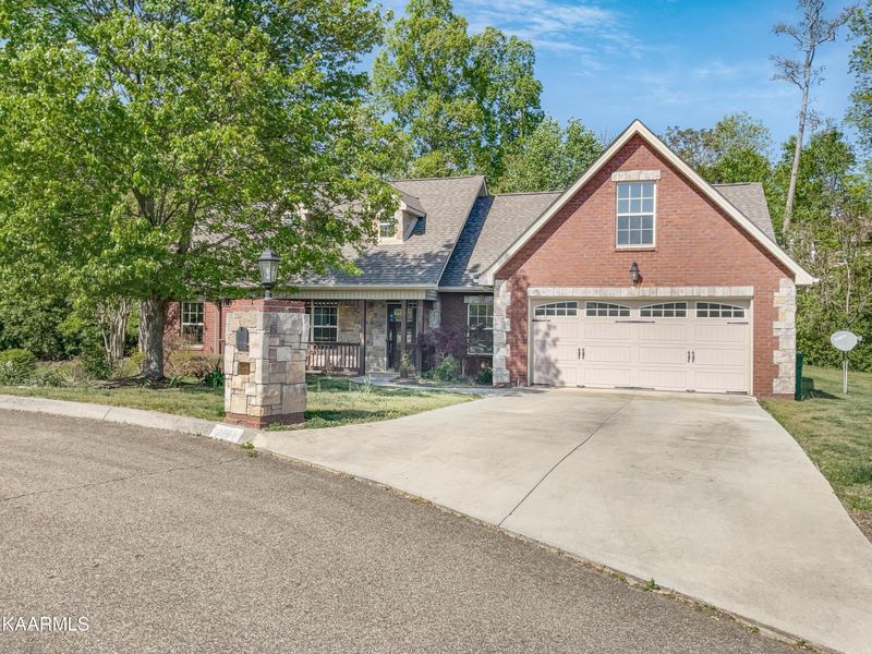 6204 Lantern Ridge Ln, Knoxville, TN 37921