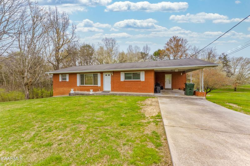 621 Hardin Ln, Sevierville, TN 37862
