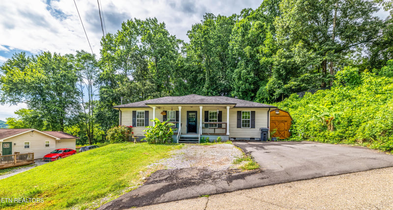 621 Latham Ave, Knoxville, TN 37920