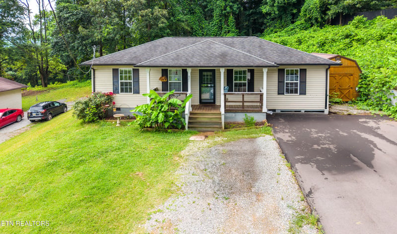 621 Latham Ave, Knoxville, TN 37920