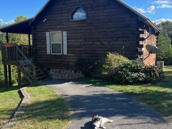621 Magic Kingdom Ln, Sevierville, TN 37876