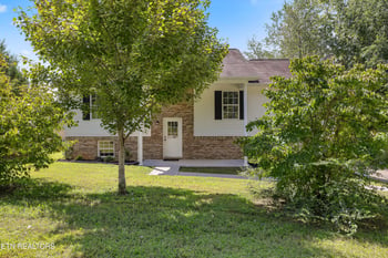 621 Odell Ct, Strawberry Plains, TN 37871