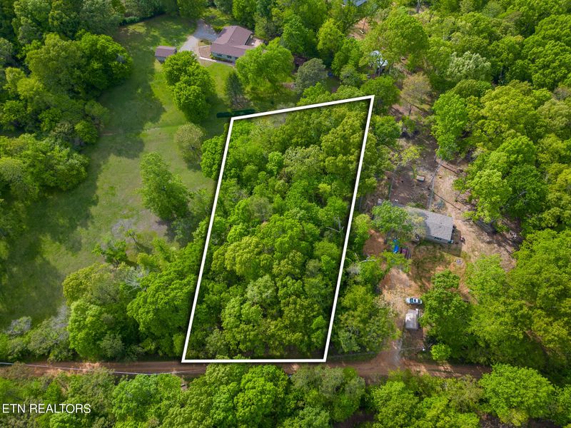 621 Thomas Ln, Kingston, TN 37763