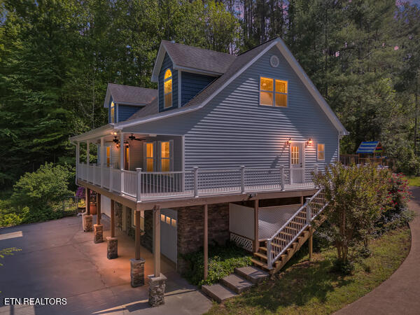 621 W Millers Cove Rd, Walland, TN 37886