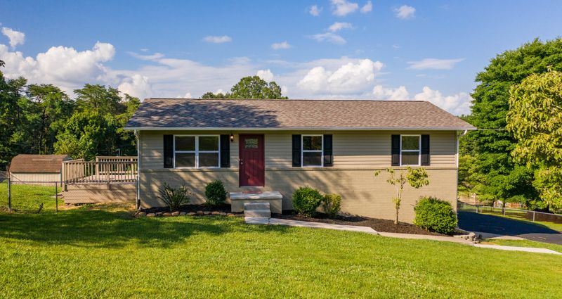 6212 Renee Rd, Corryton, TN 37721