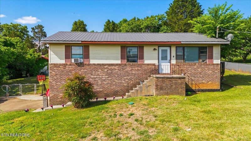 6217 Renee Rd, Corryton, TN 37721