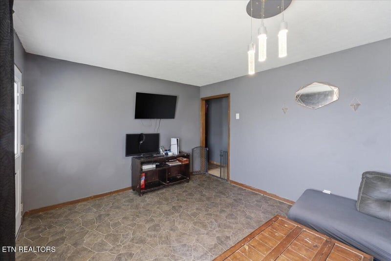6217 Renee Rd, Corryton, TN 37721