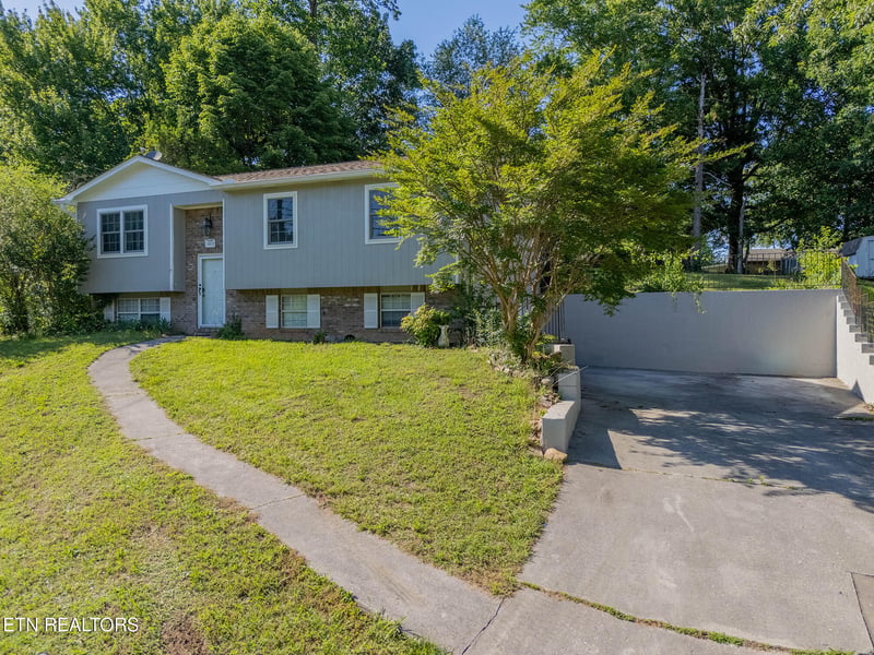 6217 Starhurst Dr, Knoxville, TN 37921