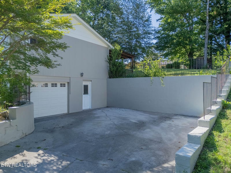 6217 Starhurst Dr, Knoxville, TN 37921