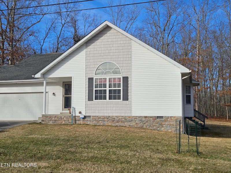 6219 Osage Rd, Crossville, TN 38572