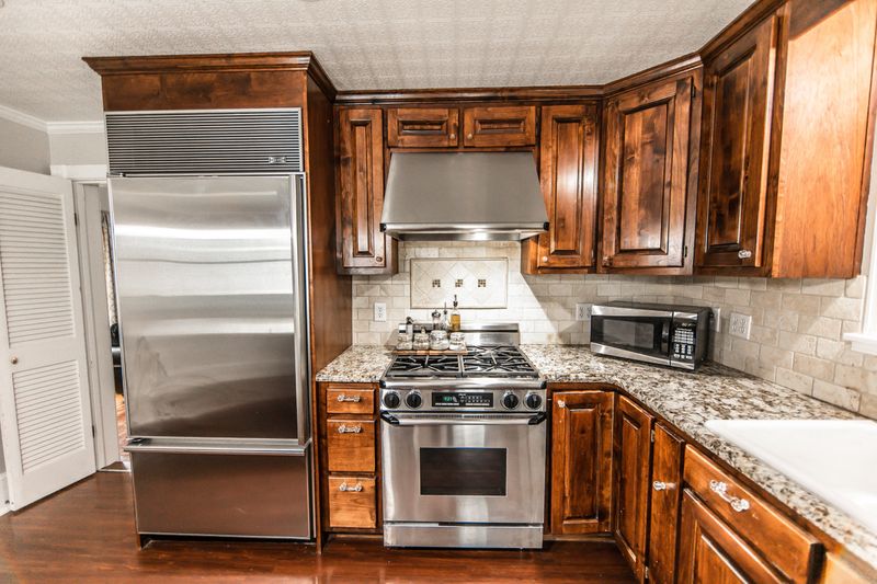 622 Clinton St, Harriman, TN 37748