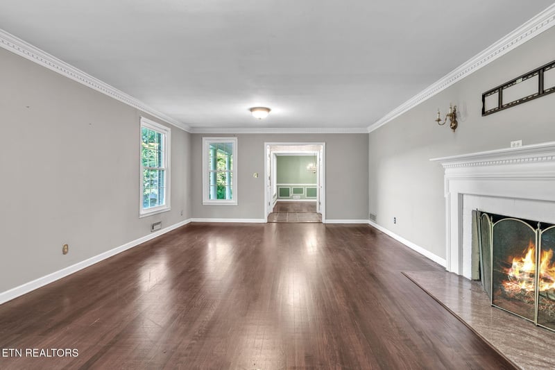 622 S Charles G Seivers Blvd, Clinton, TN 37716