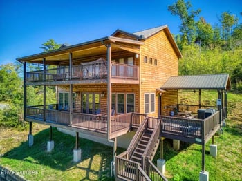 622 Timber Ridge Rd, Gatlinburg, TN 37738
