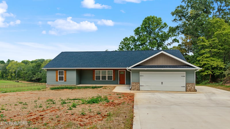 6221 Bingham Ln, Maryville, TN 37801