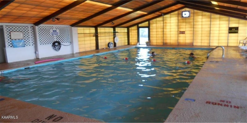 6227 Osage Rd, Crossville, TN 38572