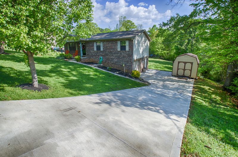 6228 Renee Rd, Corryton, TN 37721