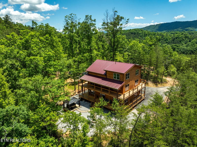 623 Dutch Way, Pigeon Forge, TN 37863