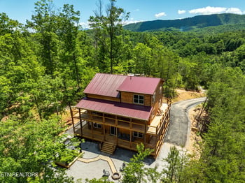623 Dutch Way, Pigeon Forge, TN 37863