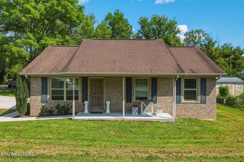 623 Hendrickson St, Clinton, TN 37716