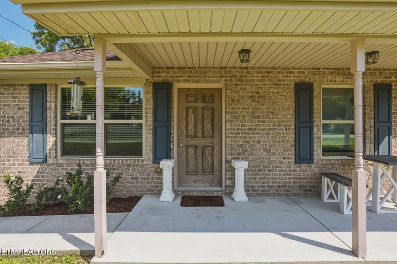 623 Hendrickson St, Clinton, TN 37716
