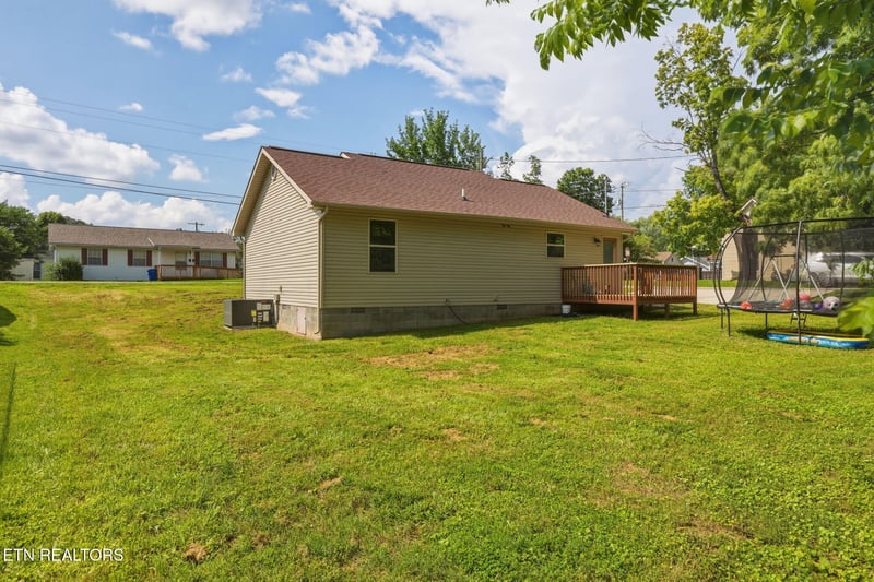 623 Hendrickson St, Clinton, TN 37716