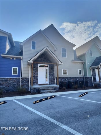 623 Lindsay Mill Cir #2, Rocky Top, TN 37769