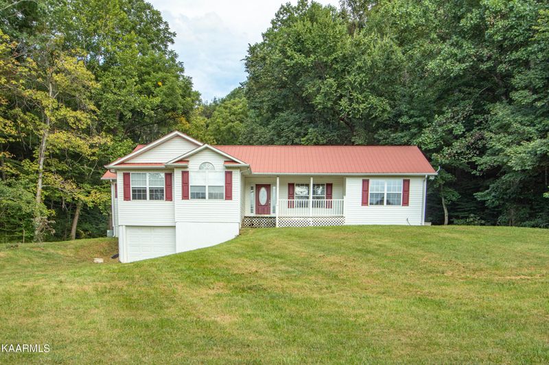 6235 Wolf Creek Rd, Robbins, TN 37852