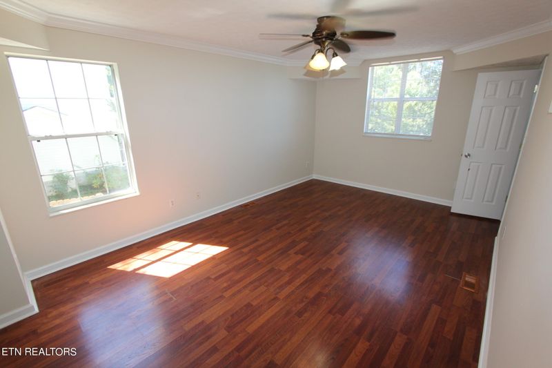 624 Cornerbrook Ln, Knoxville, TN 37918