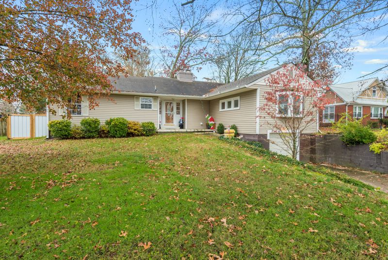 624 E Hunt Rd, Alcoa, TN 37701