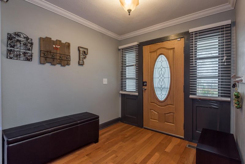 624 E Hunt Rd, Alcoa, TN 37701