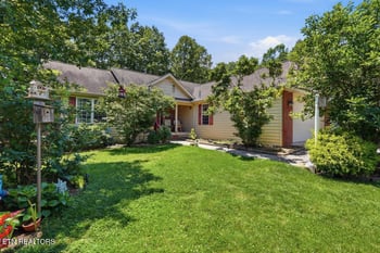 624 Lakeview Dr, Crossville, TN 38558