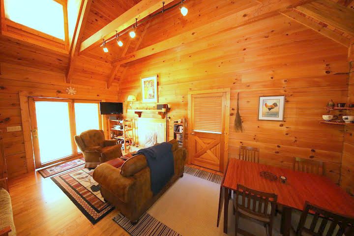 624 Mountain Dr, Gatlinburg, TN 37738