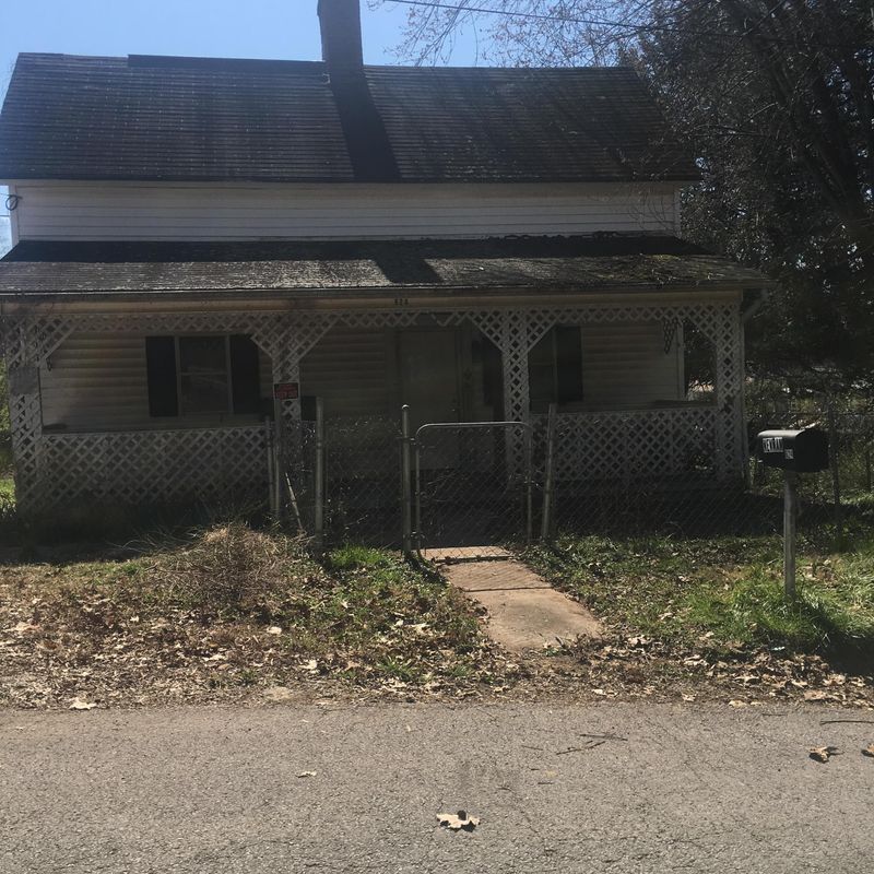 624 N Trinity Ave, Rockwood, TN 37854