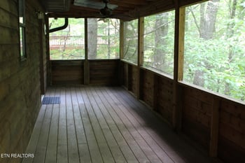 624 Pinemont Dr, Pigeon Forge, TN 37863