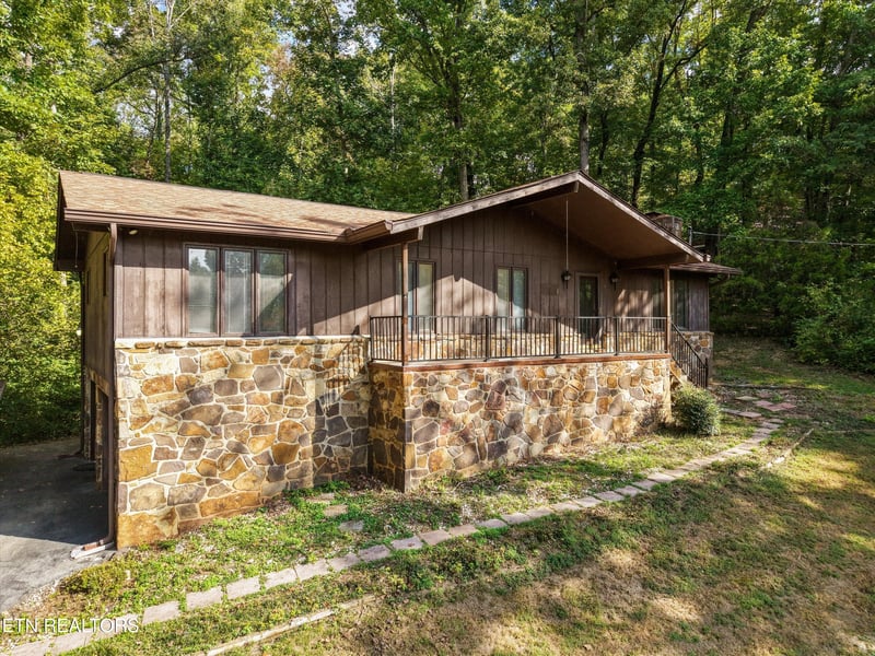 624 Starlite Ln, Knoxville, TN 37920