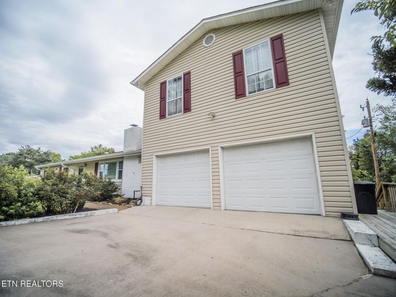 624 Tate Trotter Rd, Powell, TN 37849