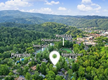 625 Asbury Ln, Gatlinburg, TN 37738