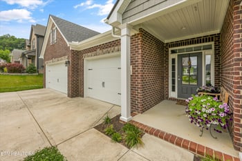 625 Branchwood Ln, Maryville, TN 37801