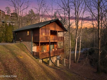 625 Gatlinburg Falls Way, Gatlinburg, TN 37738