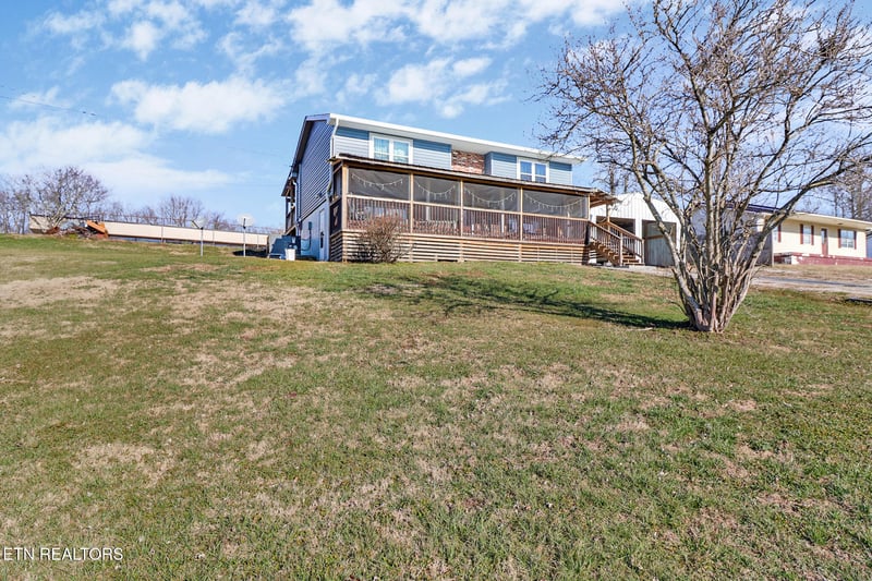 625 Mccartt St, Wartburg, TN 37887
